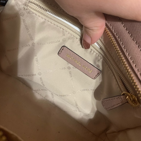 Michael kors purse - Picture 2 of 3